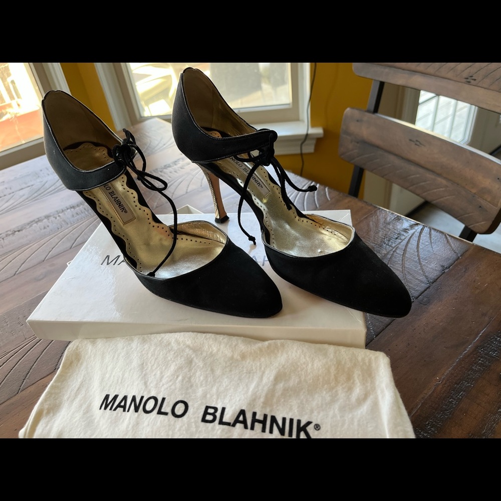 Manolo Blahnik Donyaltan Heels 40